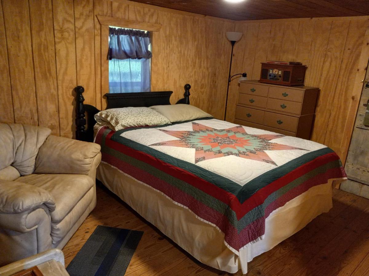 Adorable 1 Bedroom Honey House Rusk 外观 照片